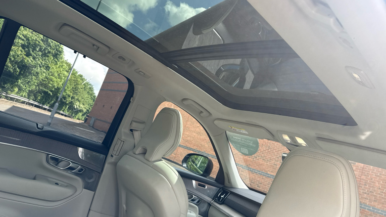 Volvo XC90 2.0 B5P Ultra Dark 5dr AWD Geartronic Petrol Estate